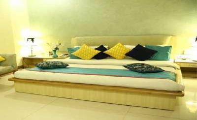 Single Occupancy ( Only Super Deluxe Rooms ) of Hotel Rajshree